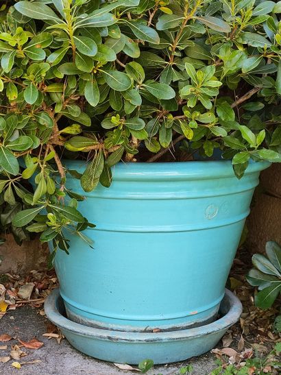 BIOT -PAIRE DE VASES DE JARDIN TRONCONIQUES...