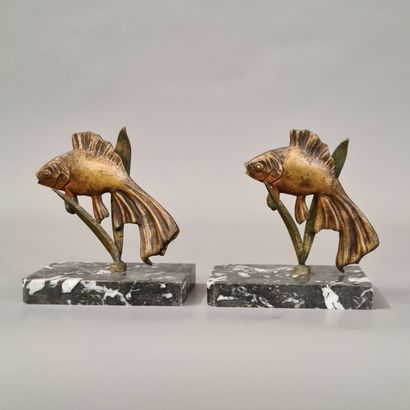 PAIR OF BOOKSCREENS Art Deco period in gold...