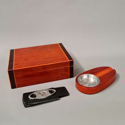 CIGAR CELLAR AND CIGAR ASHTRAY Modern stained...