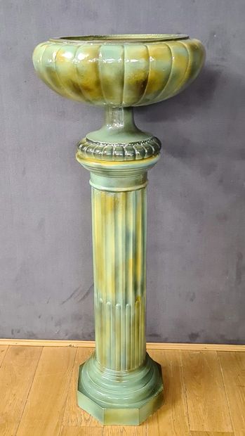 CACHE-POT WITH GODRONS AND ITS SELLET column...