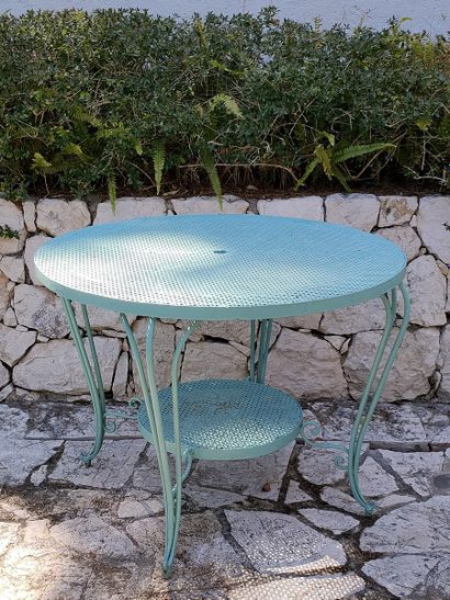 TABLE DE JARDIN RONDE Circa 1950 en fer forgé...