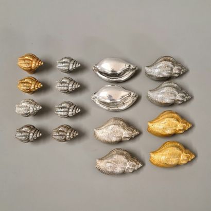 L. VANO - 16 FURNITURE BUTTONS IN THE FORM...