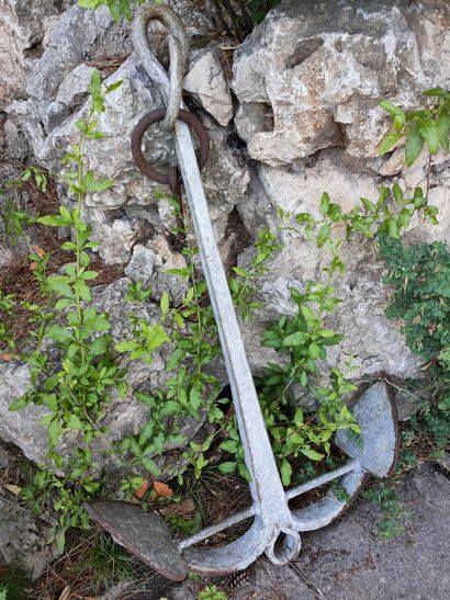 GRANDE ANCRE DE MARINE en fer

H. 127 cm

L....
