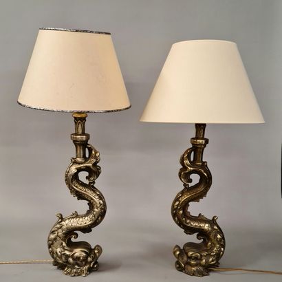 PAIR OF LARGE DAUPHIN LAMPS Modern bronze...