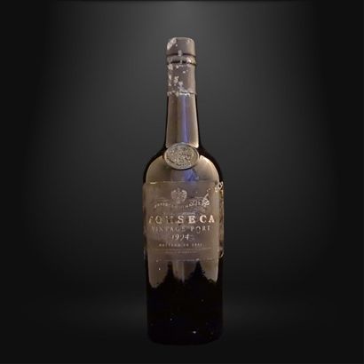 1 BOTTLE PORTO FONSECA VINTAGE PORT 1994

(Label...