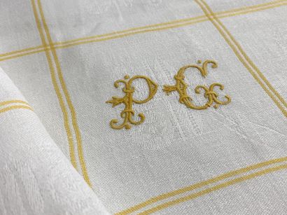 BEAUTIFUL RECTANGULAR NAPPE in white and...