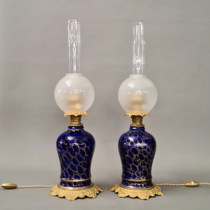 PAIR OF OIL LAMPS of Napoleon III period,...
