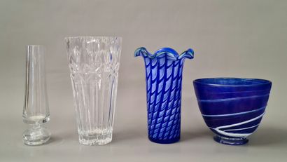 4 VASES OF DIFFERENT SHAPES AND SIZES Modern...