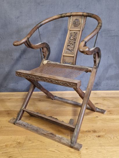 CHINA Modern work

Carved fruitwood folding...