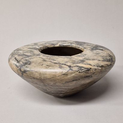 EGYPT, PROTOHISTORIC

VASE in hard stone

D....