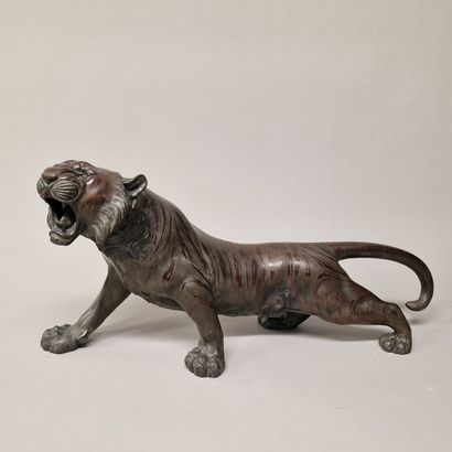 JAPAN, Meiji period around 1880

Bronze Okimono...