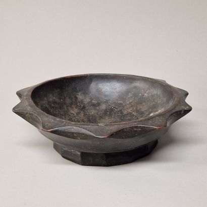 PHILIPPINE, IFUGAO - SMALL CUP in wood with...