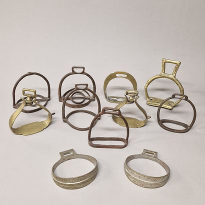 11 RINGS

in bronze or iron

Various origins:...