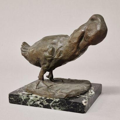 Gustave Adolphe HIERHOLTZ (1877-1948)

Duck

BRONZE...