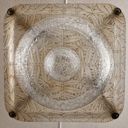 FRENCH WORK 1930

Suspension out of pressed...