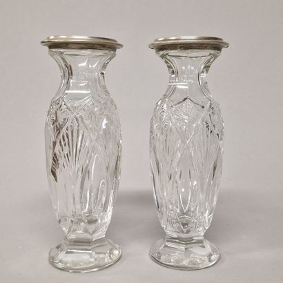 PAIRE DE PETITS VASES BALUSTRE Bohème Circa...