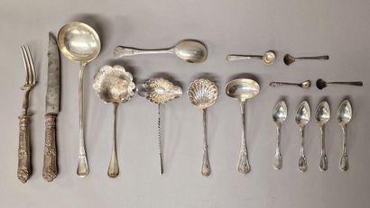 20 PIECES D'ARGENTERIE DE TABLE du XIXème...