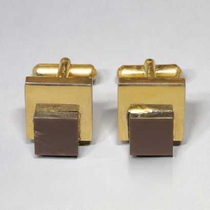 André GEKHIERE (1930-2021)


4 PAIRES DE...