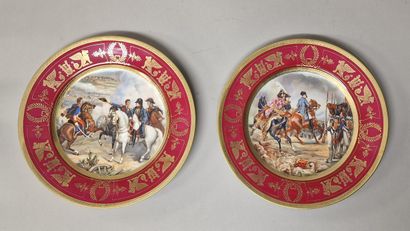 PAIRE D'ASSIETTES DECORATIVES de Style Empire...