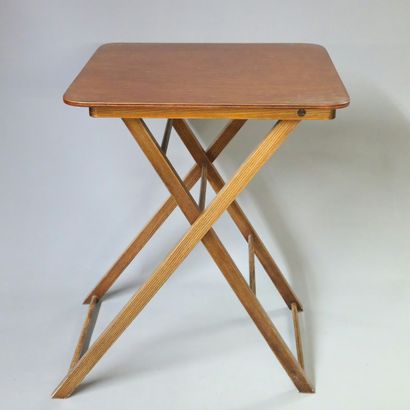6 PETITES TABLES VOLANTES, pliantes dont...