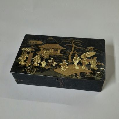 INDOCHINE Circa 1900


GRAND COFFRET RECTANGULAIRE...