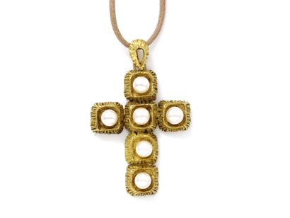 PENDANT in gold 750 thousandths holding a...