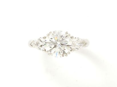SOLITARY RING in platinum 850 thousandths...