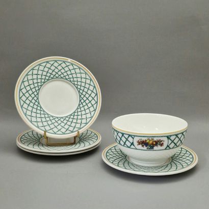 VILLEROY BOCH - BASKET MODEL - 6 FLAT DISHES...