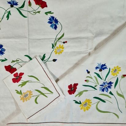 SMALL RECTANGULAR NAPPE AND A TOWEL in ivory...