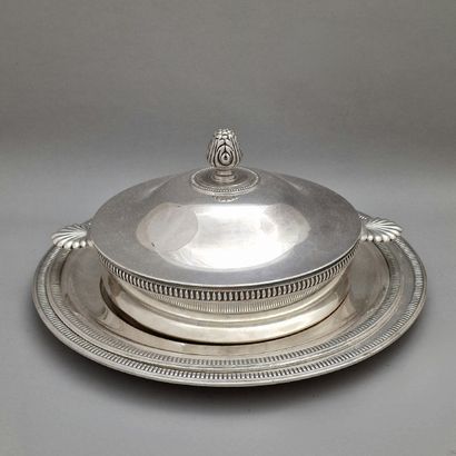 REUNION OF A ROUND LEGUMIER WITH EARS AND...
