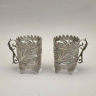 PAIR OF GLASS HOLDERS in silver alloy - Foreign...