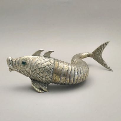 ARTICULATED FISH STATUTE FOR TABLE DECORATION...