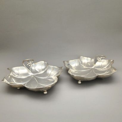PAIR OF LIER LEAF CUPS in silver plated metal...