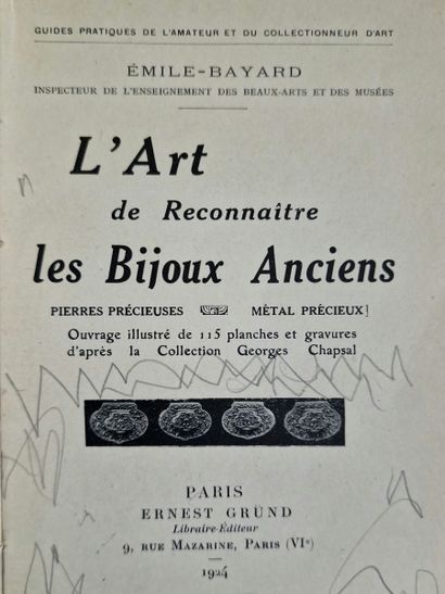 5 OUVRAGES SUR LA JOAILLERIE :
- L’ART DE...