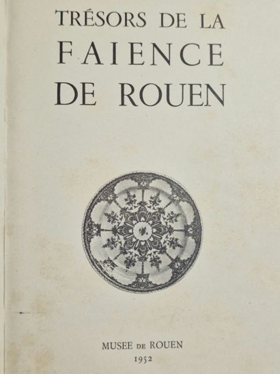 7 BOOKS ON CERAMICS :
- DEUX SIECLES DE PORCELAINE...