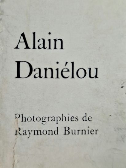 5 WORKS OF ARCHAEOLOGY AND EGYPTOLOGY : 
-...