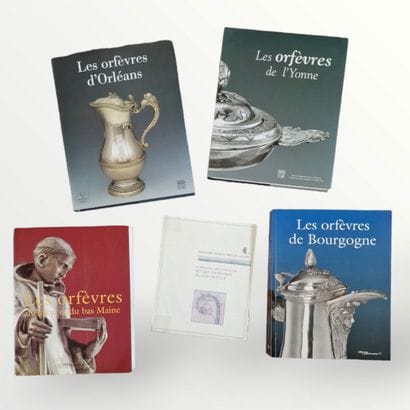 5 WORKS ON REGIONAL GOLDSMITHING :
- LES...
