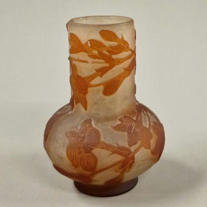 ETS GALLE - PETIT VASE en verre multicouche...