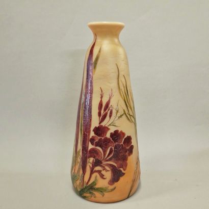 LEGRAS - VASE BALUSTRE PLOMBIERES
en verre...