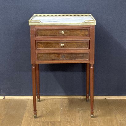 TABLE CHIFFONNIERE de Style Louis XVI - Fin...