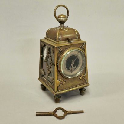 PENDULETTE REVEIL CAGE DE FORME LANTERNE...