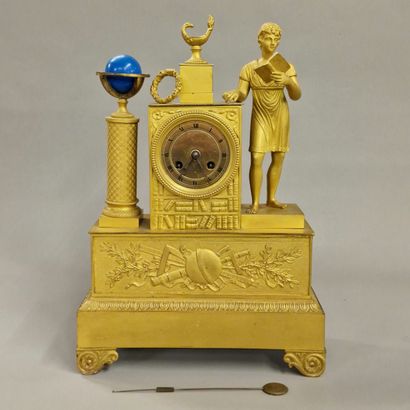 PENDULE BORNE à l'allégorie des sciences...