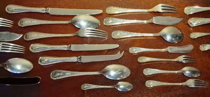 IMPORTANT 360 PIECES COUVER AND KNIFE SET...