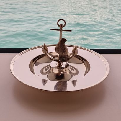PLAT PRESENTOIR ROND A PRISE EN FORME DE...