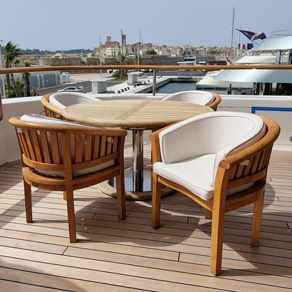 * LINDSEY - Art Deco-Modern teak and chrome-plated...