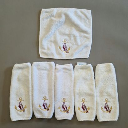 THE WHITE HOUSE - 6 WHITE TOWEL SERVIETTES...
