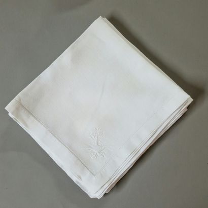 THE WHITE HOUSE - SET OF 22 TABLE CLOTHES...