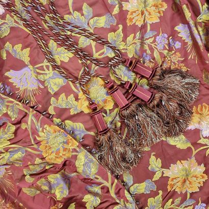 PAIR OF satin curtains with brocaded polychrome...