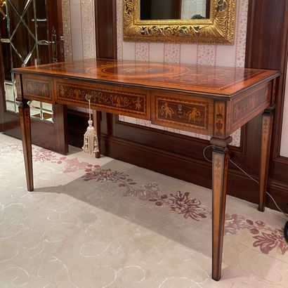 * BUREAU PLAT Style Italie - XVIIIème Siècle...