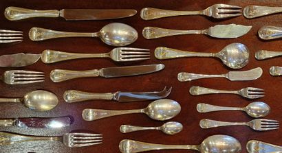 IMPORTANT 360 PIECES COUVER AND KNIFE SET...